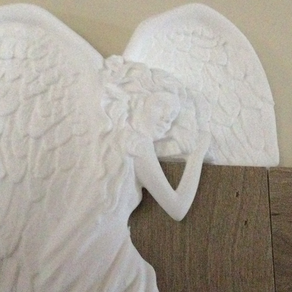 White Angel Door frame accent  - 3D